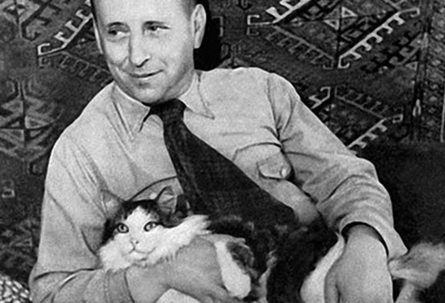 Евгений Шварц с котом