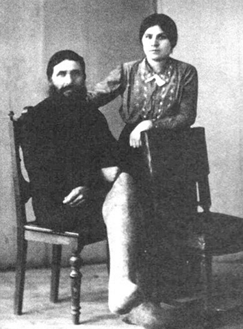 С женой Прасковьей