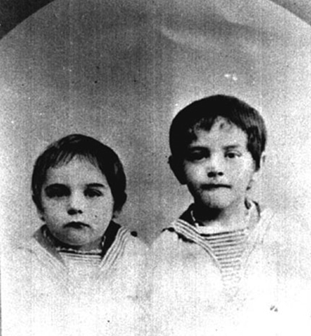 Виктор (слева) с братом Борисом