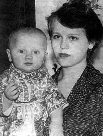 Первая жена Елена с сыном Олегом