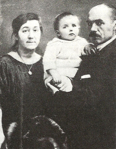 С женой и дочерью (1923)