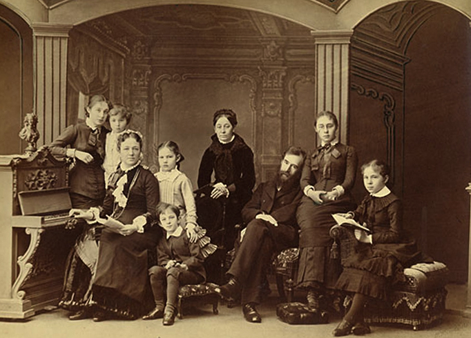 С семьей (1884)