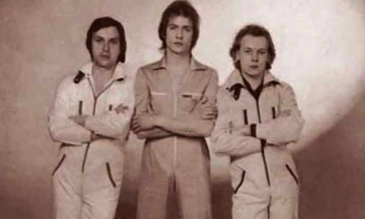 Николай (слева) в составе группы "Москва"