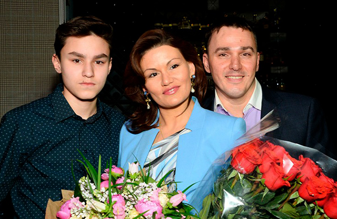 Кирилл Андреев с женой и сыном