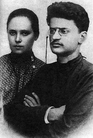 Лев Троцкий и Александра Соколовская