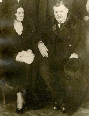 С женой Ольгой