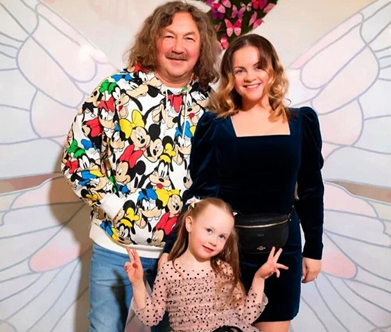 С мужем Игорем Николаевым и дочерью Вероникой
