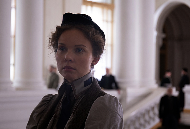 В фильме «100 лет пути» (2020)