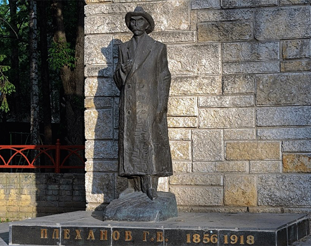 Памятник Георгию Плеханову в Липецке