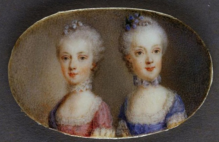 Мария-Антуанетта в розовом платье и Мария Каролина в синем (акварель по слоновой кости Антонио Пенчини, 1764 г.)