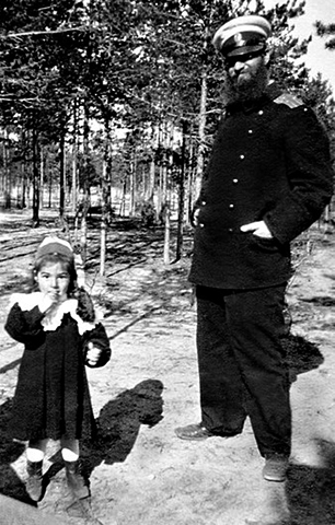 С дочерью Анной (1904)