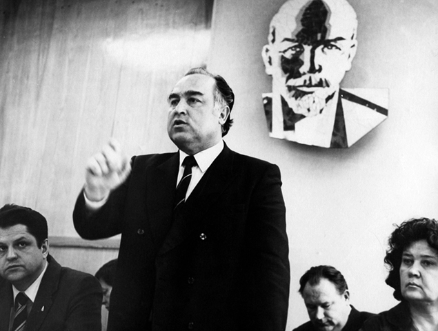 Виктор Черномырдин в 1982 году
