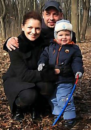 С мужем Антоном и сыном Роланом