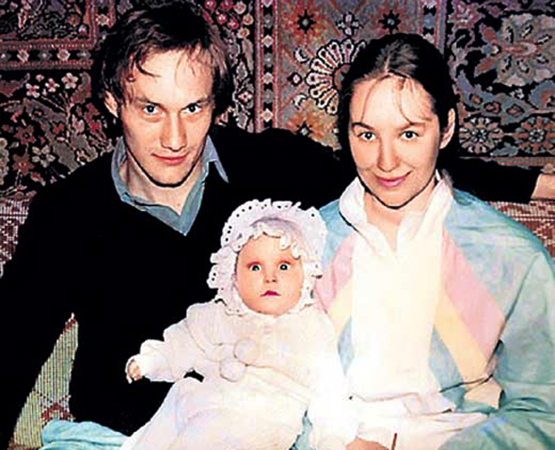 Полина Сидихина с родителями