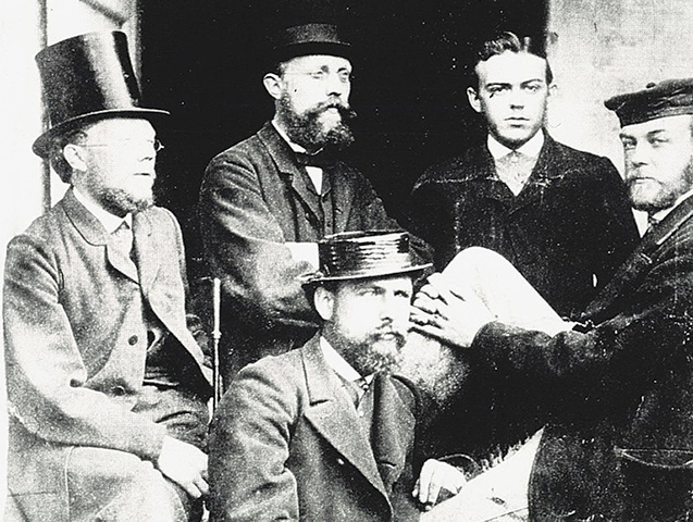 Ибсен (крайний слева) с друзьями в Риме, ок. 1867 г.