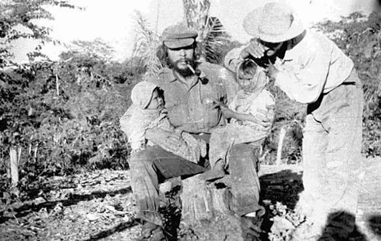 Че Гевара в сельской местности Боливии, незадолго до своей смерти (1967 г.)