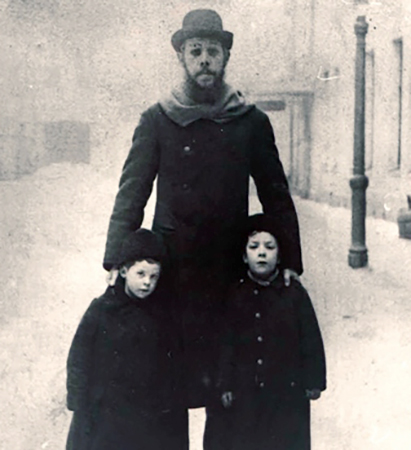 Александр Чехов с сыновьями