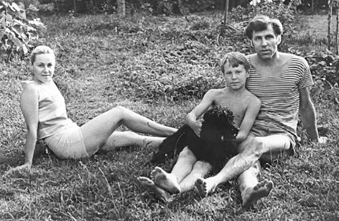 С мужем Владимиром и сыном Сергеем