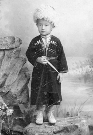 Александр Ханжонков в детстве