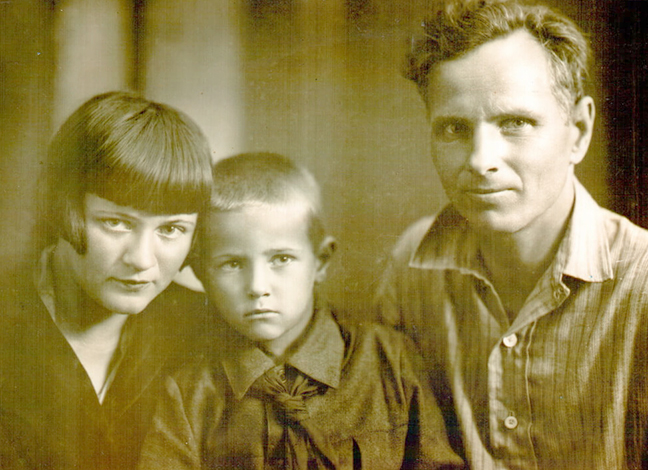 Степан Щипачев, первая жена Зинаида, сын Ливий