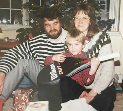 Том Фелтон с родителями