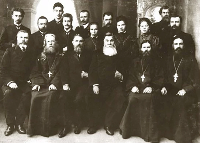 И.Я. Яковлев (в центре) с преподавателями Симбирской чувашской учительской школы. 1898 г.