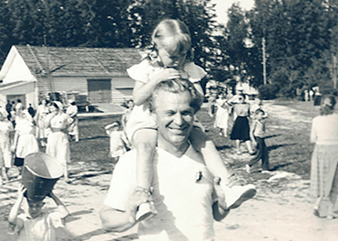 С дочерью Еленой (1959)