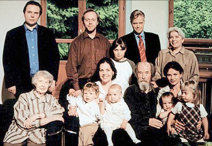 Наталия Солженицына с семьей