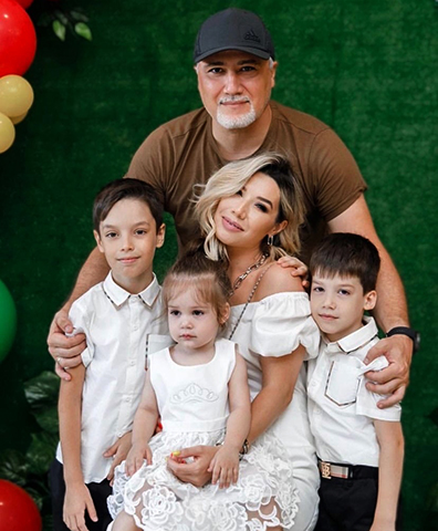 Марина Алиева с семьей