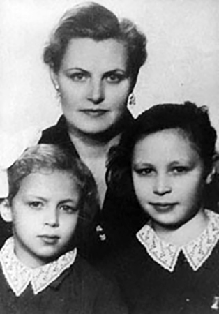 Вторая жена Нина Федоровна с детьми