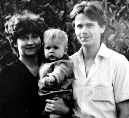 С первой женой Мариной и сыном Михаилом