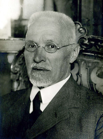 Сергей Федорович Платонов в конце 1920-ых годов