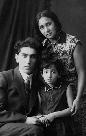Татьяна Лиознова с родителями в детстве