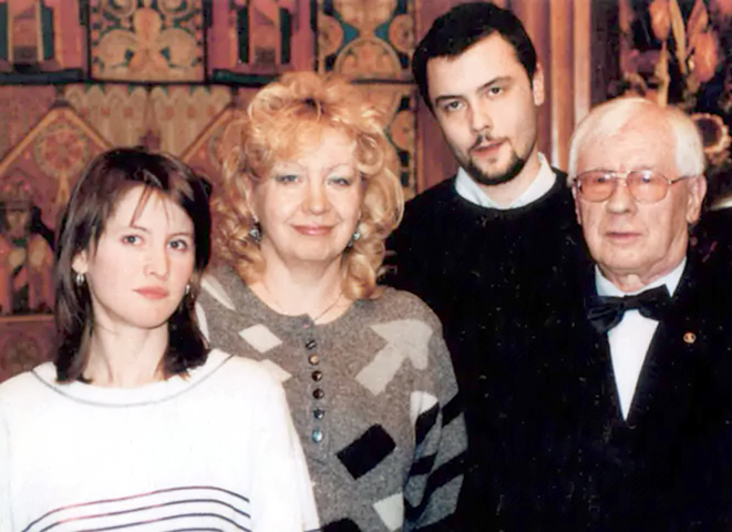 С четвертой женой Татьяной и детьми Анной и Романом