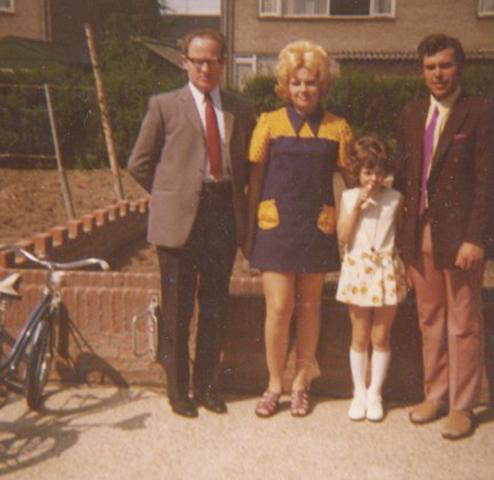 Каролина Катарина с родителями в детстве