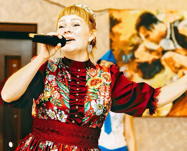Певица Ольга Салеева