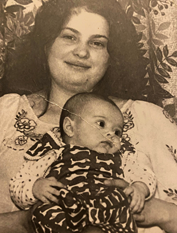 Виктория Полторак с мамой в детстве