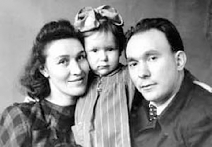 С женой Ниной Ивановной и дочерью Наталией