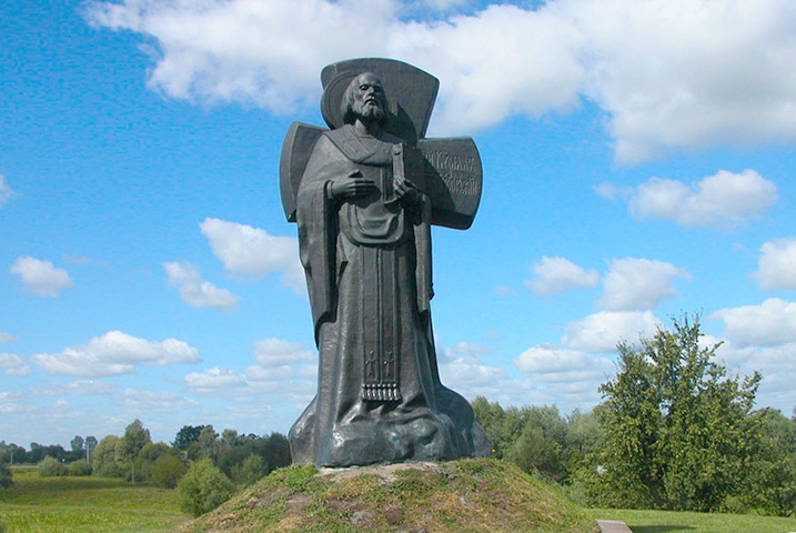 Памятник в Турове