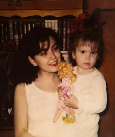 Майя Донцова с мамой в детстве