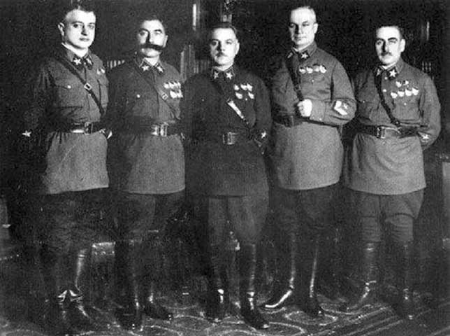 Первые маршалы Советского Союза: Тухачевский, Будённый, Ворошилов, Егоров, Блюхер.