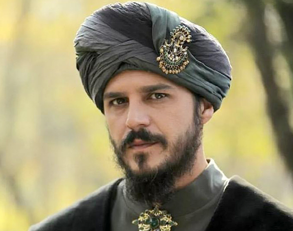 Шехзаде Мустафа (Мехмет Гюнсюр) в сериале «Великолепный век»