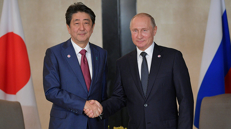 Синдзо Абэ и Владимир Путин, 2018 г.