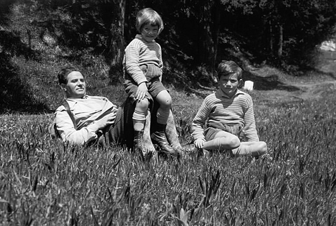 Джордж Сорос с отцом и братом
