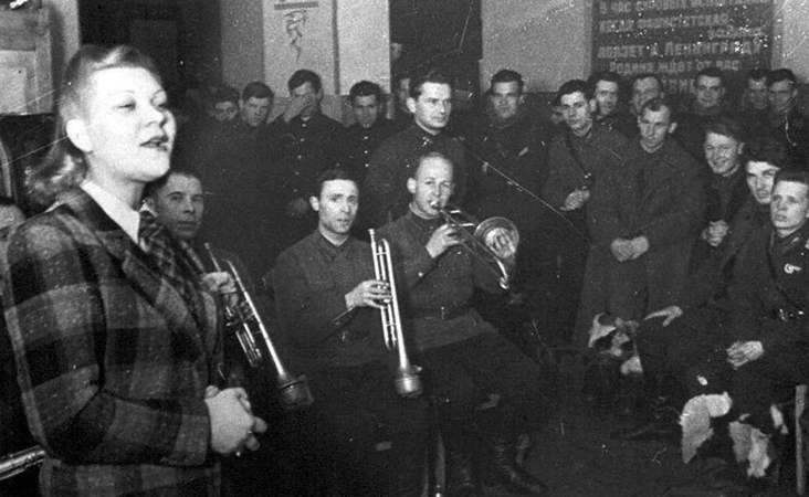 Выступление на Ленинградском фронте (1941)