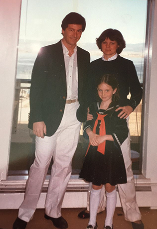 Молли Блум с родителями в детстве