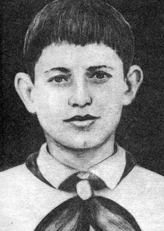 Махмуд Эсамбаев в детстве