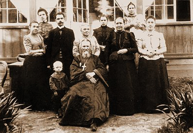 Иоанн Кронштадтский с семьей. Начало 20 века