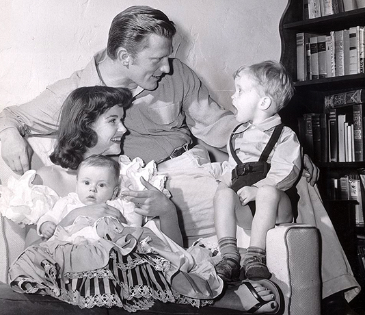 С первой женой Дианой Дилл и сыновьями Джоэлом и Майклом