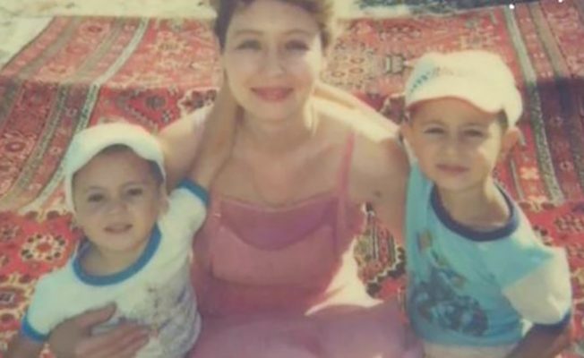 Иса Багиров в детстве с матерью и сестрой